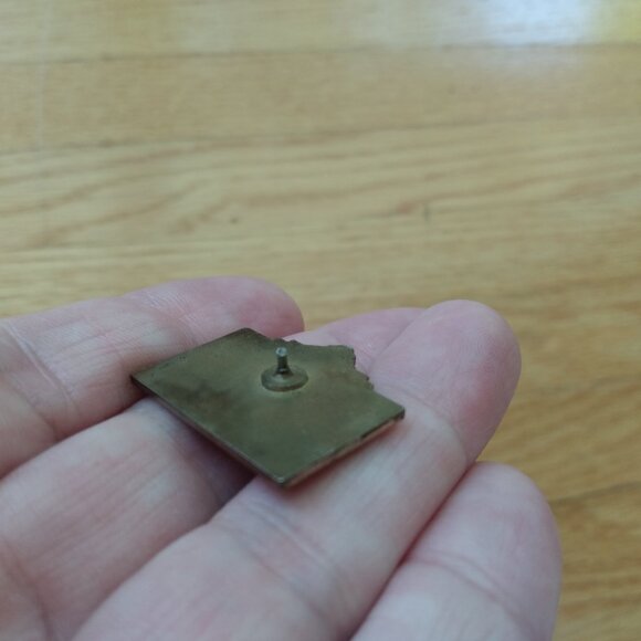 Vintage Texas Alamo USA Lapel Hat Pins Lot of 4 Yellowed Damaged AS IS - Picture 9 of 11